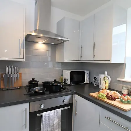 Thesiger Court Apartments - Free Private Parking - By Property Promise Cardiff Exterior photo