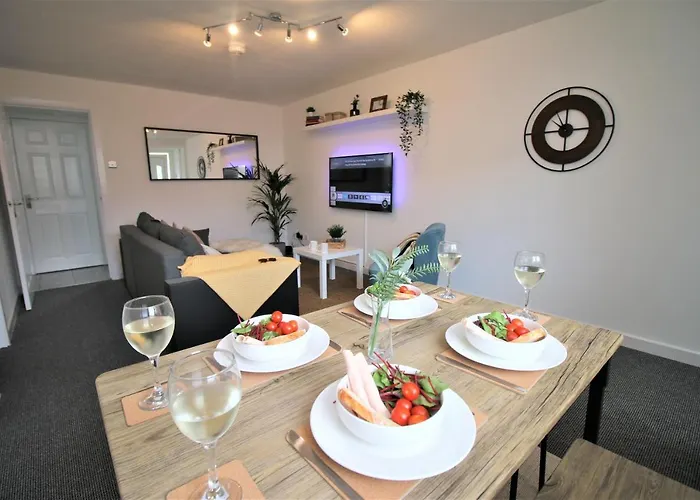 Thesiger Court Apartments - Free Private Parking - By Property Promise
