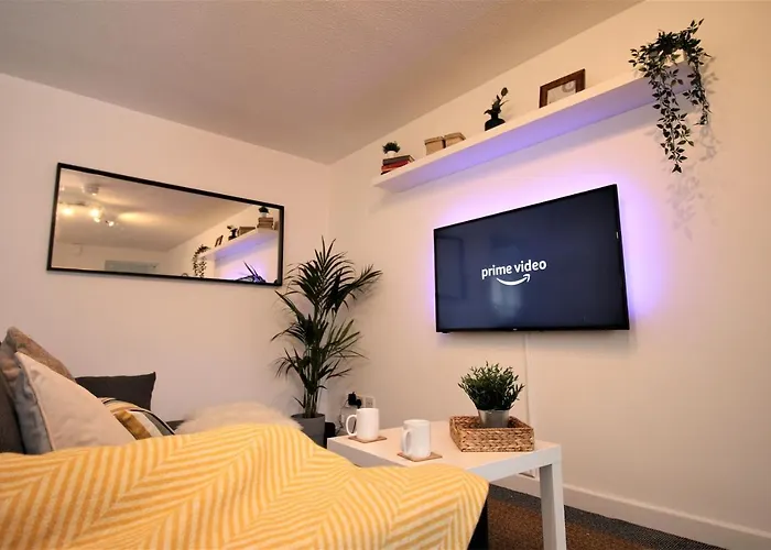 Thesiger Court Apartments - Free Private Parking - By Property Promise