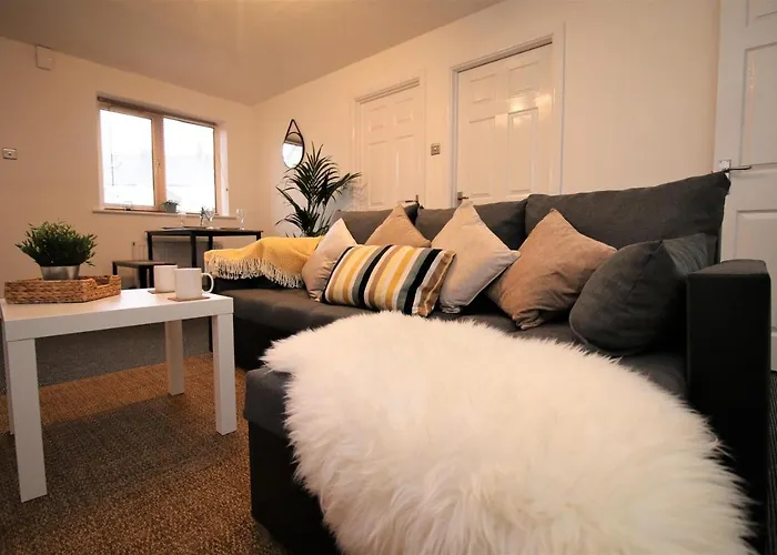 Thesiger Court Apartments - Free Private Parking - By Property Promise